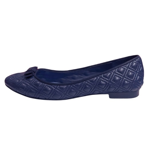 TORY BURCH•NAVY BLUE•QUILTED STYLE LEATHER FLATS•SIZE 8.5 M - Picture 1 of 12